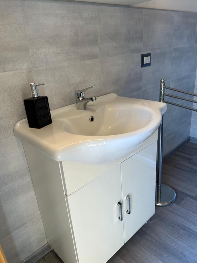 Casa Malva Appartamento Marisa Ed Appartamento Bouganville Cossogno Eksteriør billede