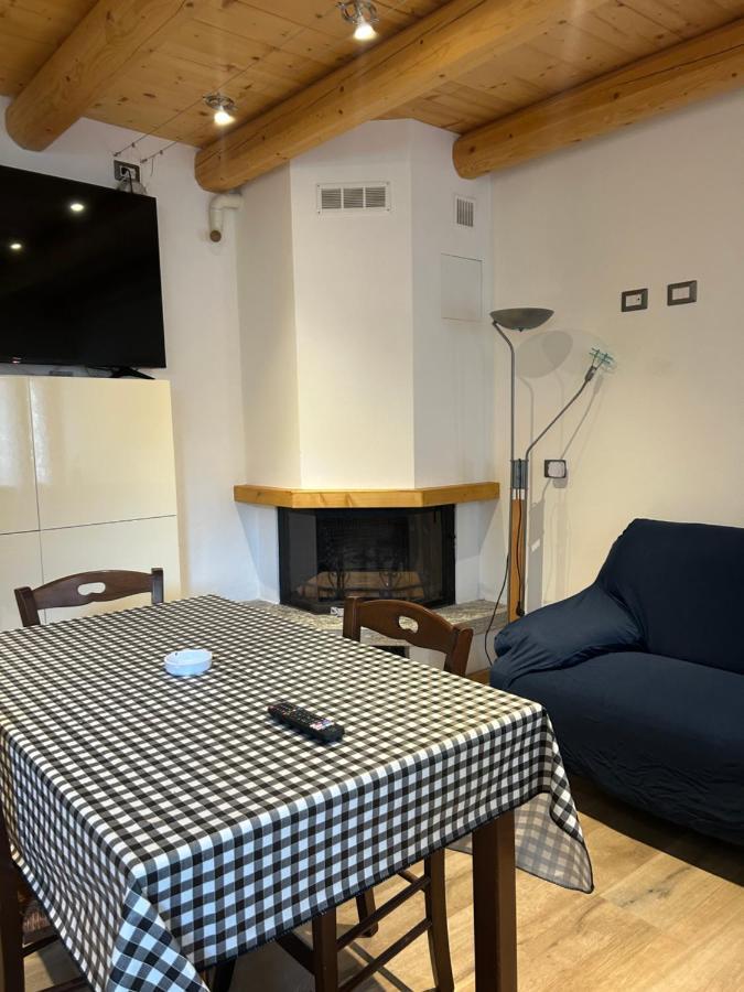 Casa Malva Appartamento Marisa Ed Appartamento Bouganville Cossogno Eksteriør billede